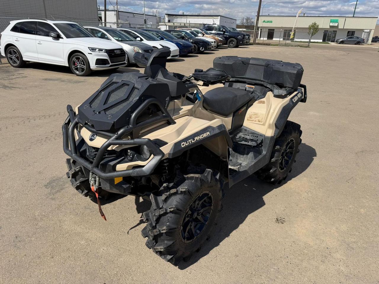 <p class=MsoNormal><strong>GET YOUR FIRST PAYMENT FREE</strong>: <a href=https://clutchpowersports.ca/apply-with-clutch-powersports/ target=_blank rel=noopener>https://clutchpowersports.ca/apply-with-clutch-powersports/</a></p><p class=MsoNormal><strong>FREE DELIVERY CANADA-WIDE!</strong></p><p class=MsoNormal><strong>&nbsp;</strong></p><p data-start=0 data-end=402>The 2022 Can-Am Outlander MAX 1000 XMR is built for riders who want extreme mud performance, two-up comfort, and relentless power in the toughest terrain. Powered by a 91 hp Rotax&reg; 976 cc V-Twin engine, it delivers hard-hitting acceleration, massive low-end torque, and the pulling power needed to conquer deep mud, water crossings, and challenging trails.</p><p data-start=0 data-end=402>&nbsp;</p><p data-start=404 data-end=856>Purpose-built for aggressive mud riding, the Outlander MAX 1000 XMR features a snorkeled intake and CVT system with a relocated radiator, helping protect critical components in deep water and muddy conditions. Its Tri-Mode Dynamic Power Steering (DPS) provides smooth, controlled handling, while selectable 2WD/4WD with Visco-4Lok front differential delivers maximum traction when terrain gets serious.</p><p data-start=404 data-end=856>&nbsp;</p><p data-start=858 data-end=1283>Designed with Can-Am&rsquo;s MAX two-passenger platform, it provides added comfort with a factory passenger seat, raised floorboards, and passenger hand grips for a more comfortable riding experience on long trail rides. Equipped with mud-ready tires, heavy-duty suspension, a 3,500 lb winch, and rugged protection features, this ATV is built to dominate demanding off-road conditions.</p><p data-start=858 data-end=1283>&nbsp;</p><p data-start=1285 data-end=1512>Whether youre powering through mud holes, exploring remote trails, or bringing a passenger along for the adventure, the 2022 Can-Am Outlander MAX 1000 XMR delivers serious power, capability, and confidence in every ride.</p><p data-start=1285 data-end=1512>&nbsp;</p><p data-start=1514 data-end=1599>Contact us today to learn more about financing, trade-ins, or delivery across Canada!</p>
