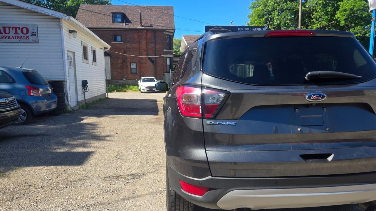 2018 Ford Escape SE FWD Photo