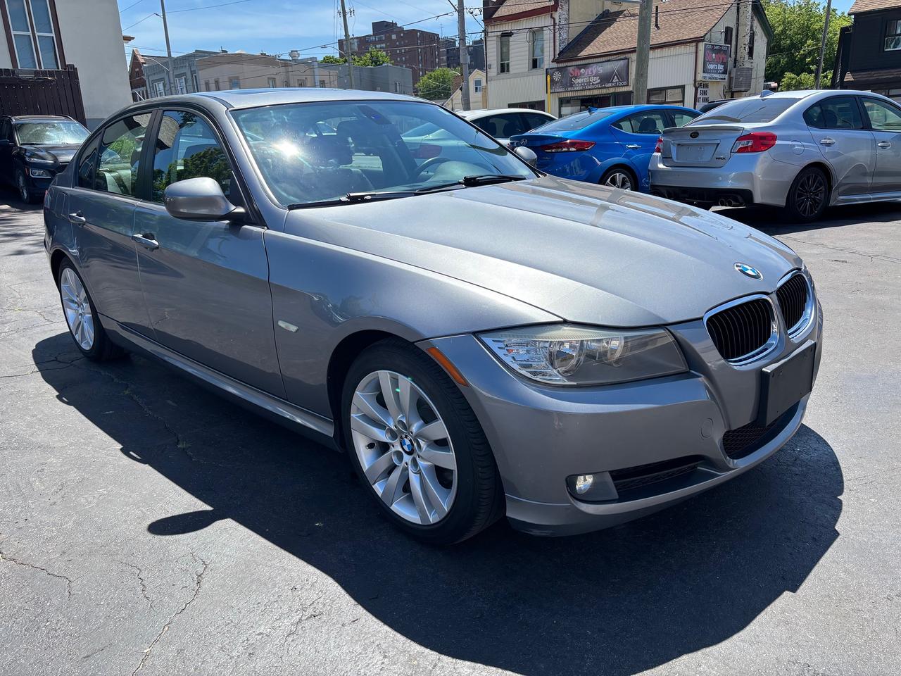 2011 BMW 3 Series 323i Photo