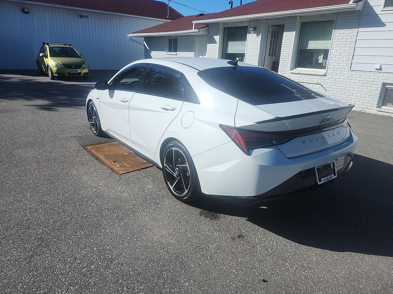 2022 Hyundai Elantra N LINE Photo2