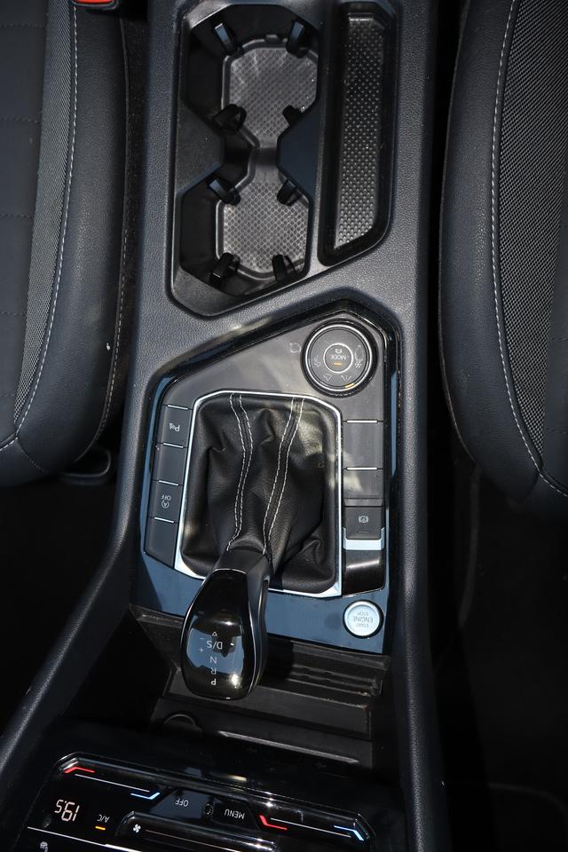 2025 Volkswagen Taos Comfortline Black Edition Photo