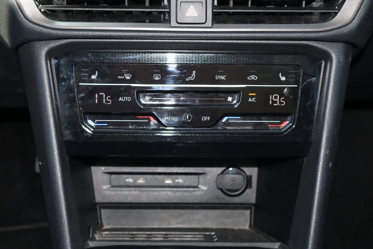 2025 Volkswagen Taos Comfortline Black Edition Photo