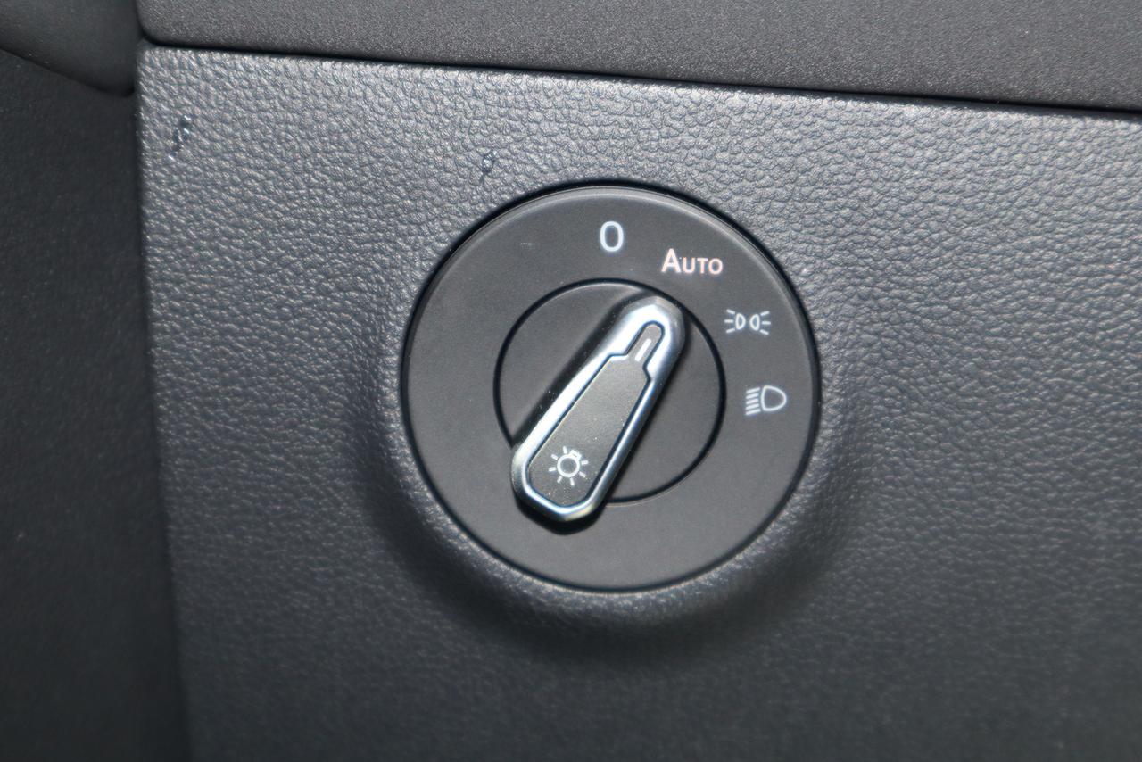 2025 Volkswagen Taos Comfortline Black Edition Photo