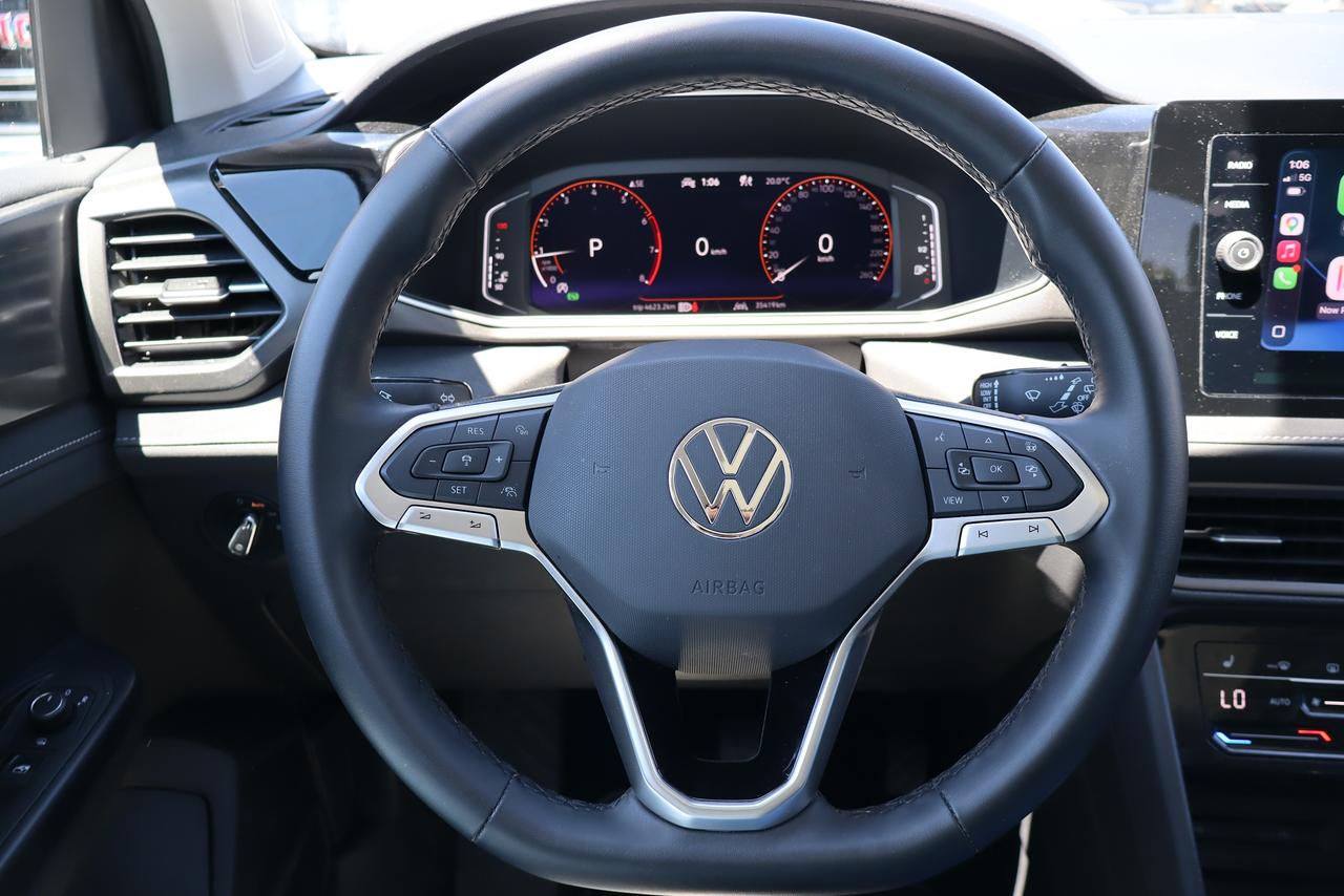 2025 Volkswagen Taos Comfortline Black Edition Photo