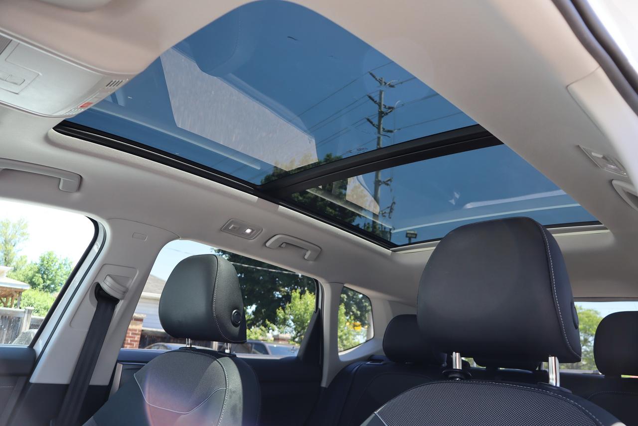 2025 Volkswagen Taos Comfortline Black Edition Photo