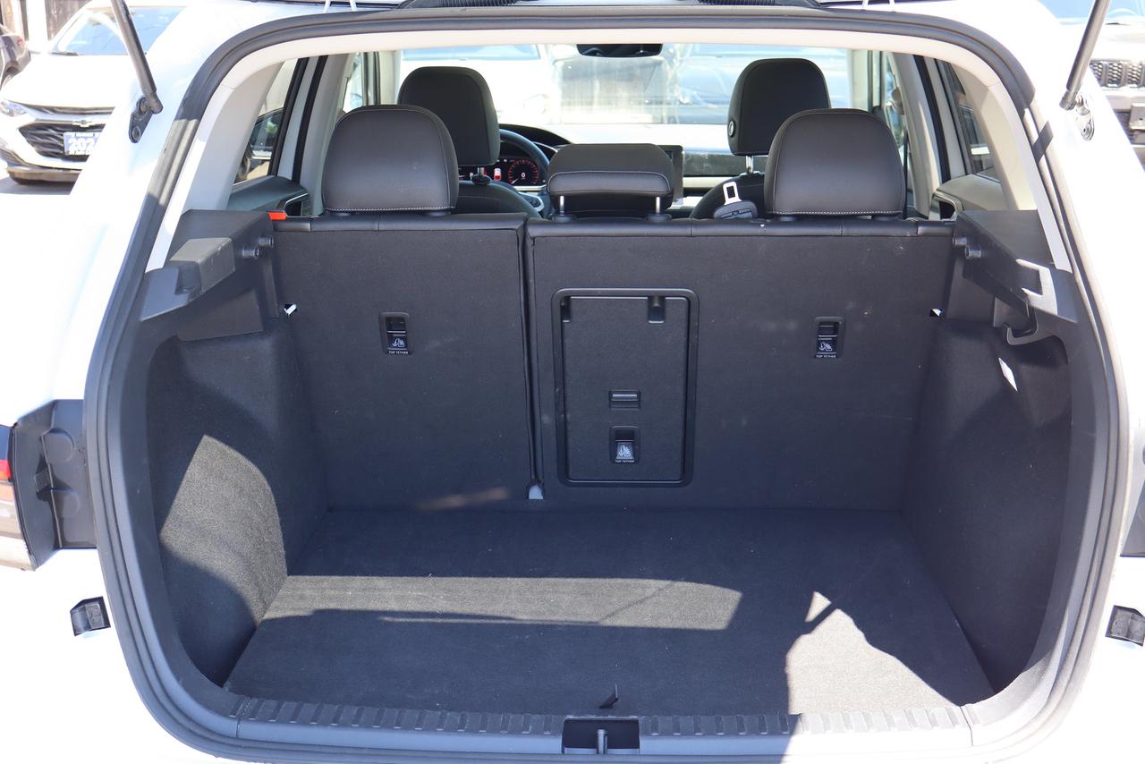 2025 Volkswagen Taos Comfortline Black Edition Photo