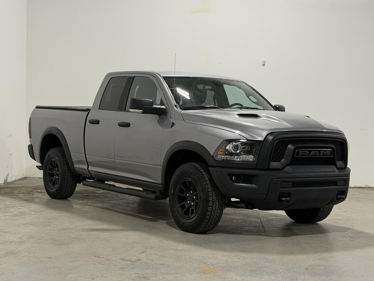2023 RAM 1500 Classic WARLOCK 4X4 QUAD CAB 6'4" BOX Photo2