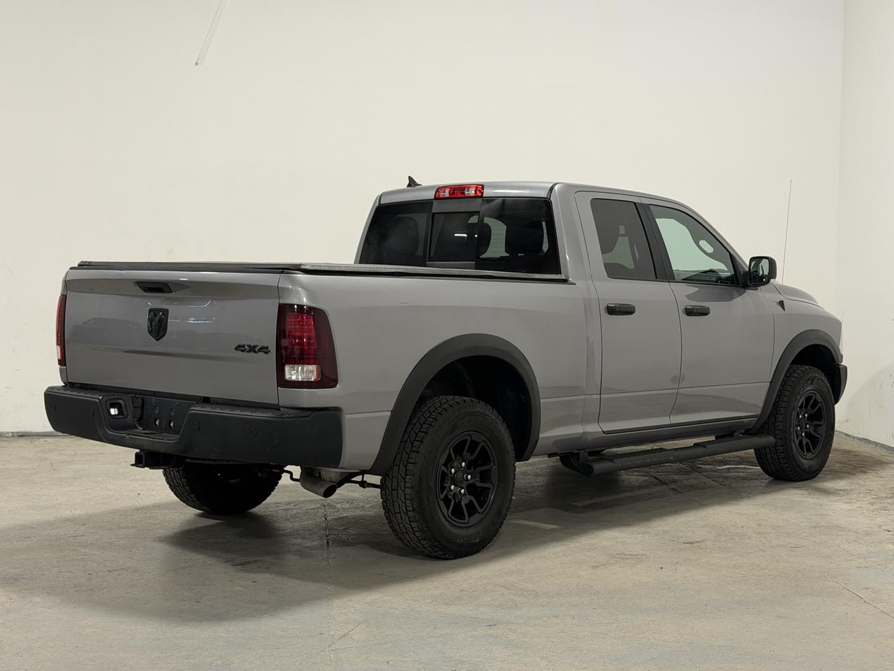 2023 RAM 1500 Classic WARLOCK 4X4 QUAD CAB 6'4" BOX Photo3