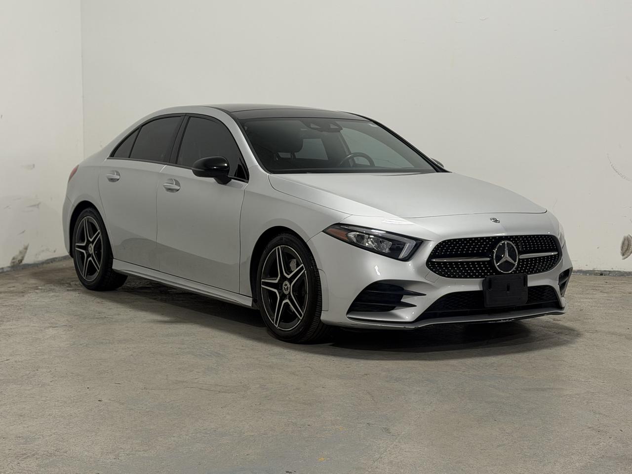 2019 Mercedes-Benz A-Class A 220 4MATIC Sedan Photo2