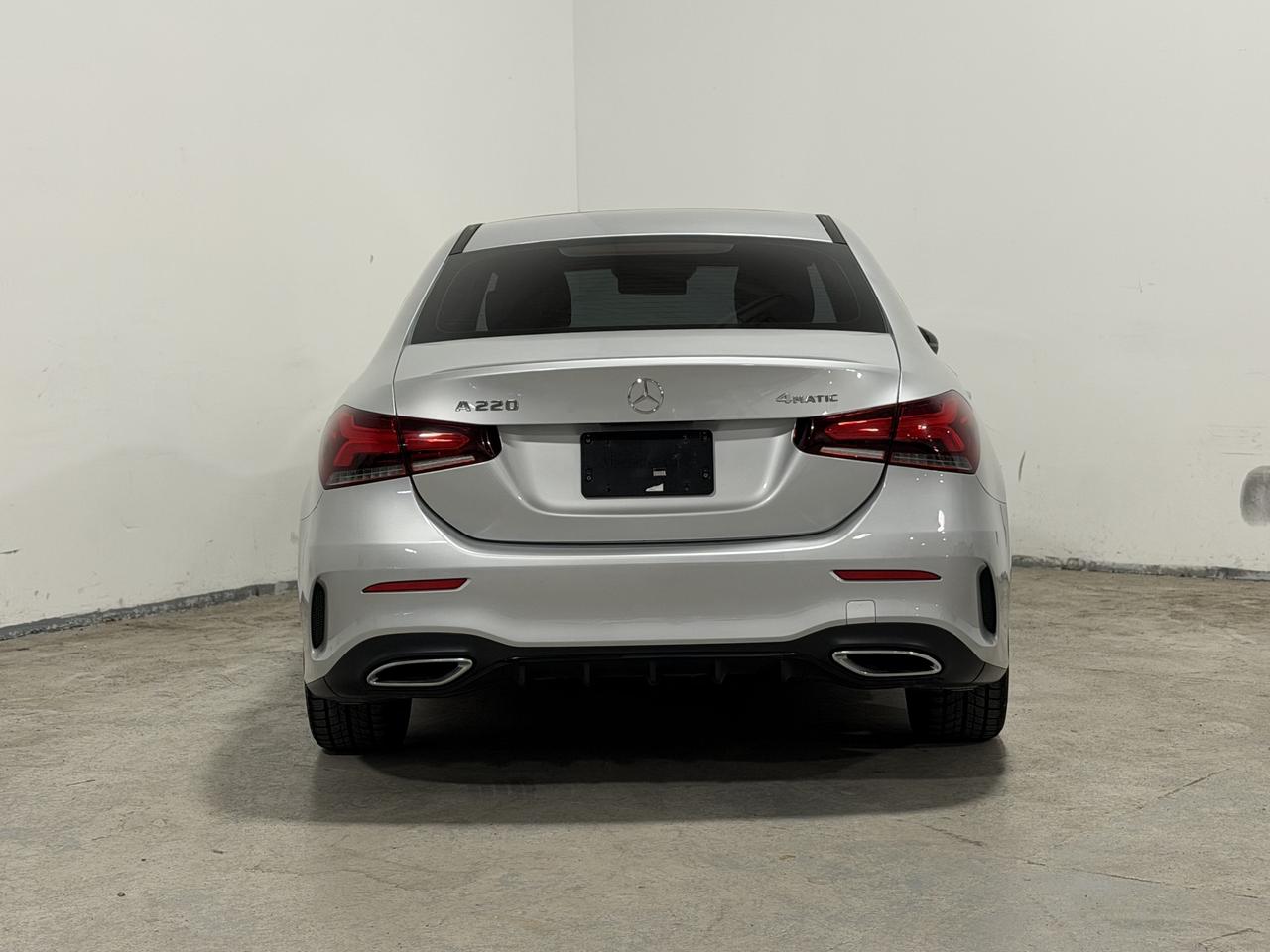 2019 Mercedes-Benz A-Class A 220 4MATIC Sedan Photo4