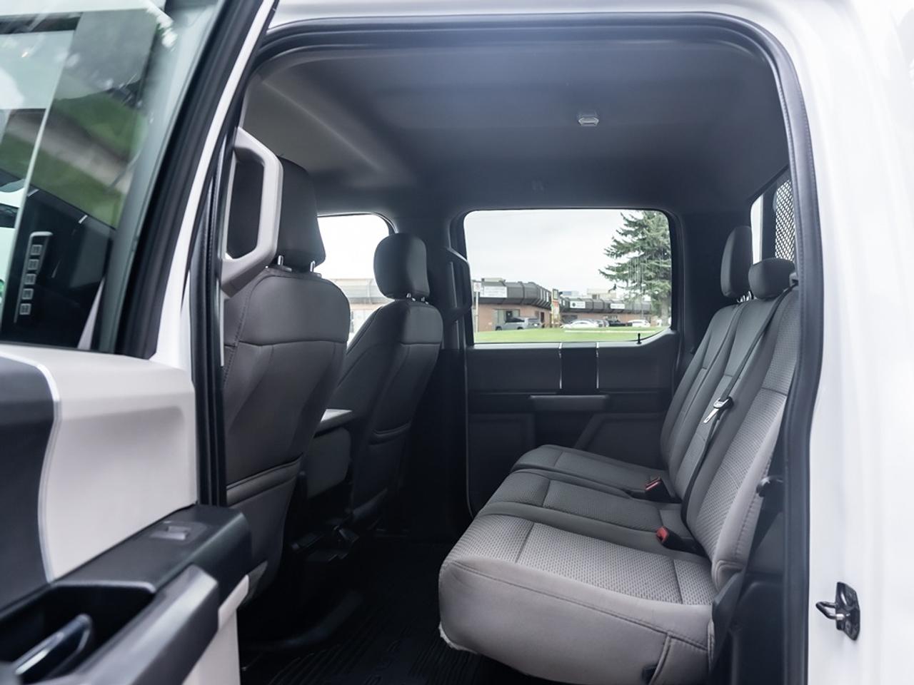 2020 Ford SUPER DUTY F-350 SRW XLT 4WD Crew Cab 8' Flat Deck Photo36