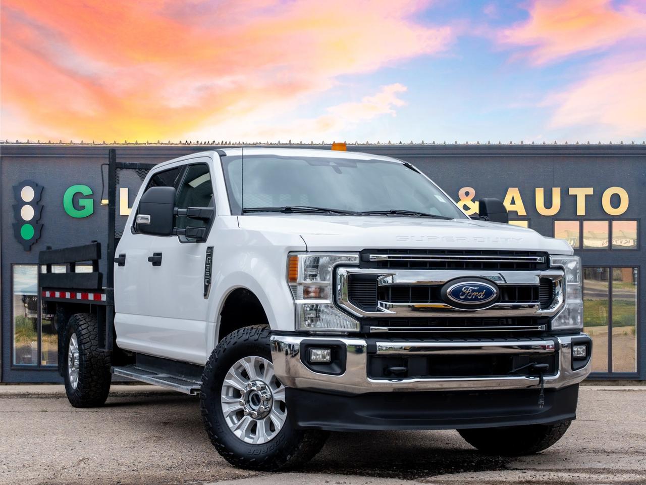 2020 Ford SUPER DUTY F-350 SRW XLT 4WD Crew Cab 8' Flat Deck Photo21