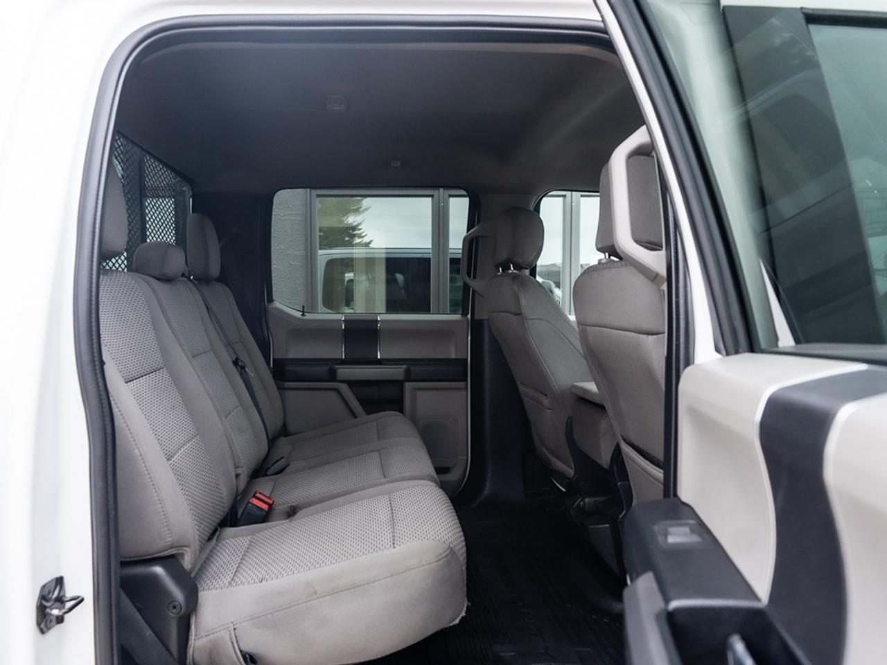 2020 Ford SUPER DUTY F-350 SRW XLT 4WD Crew Cab 8' Flat Deck Photo37