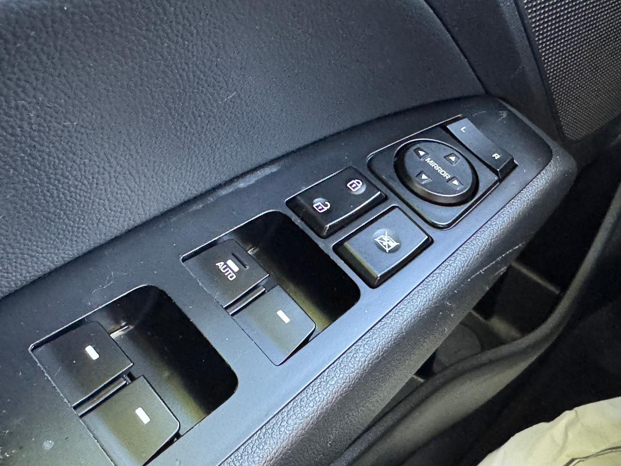 2019 Hyundai Elantra Luxury+CLEAN CARFAX+Leather+Roof Photo