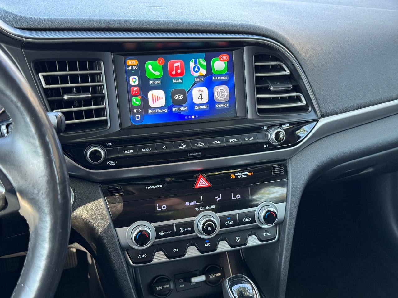 2019 Hyundai Elantra Luxury+CLEAN CARFAX+Leather+Roof Photo