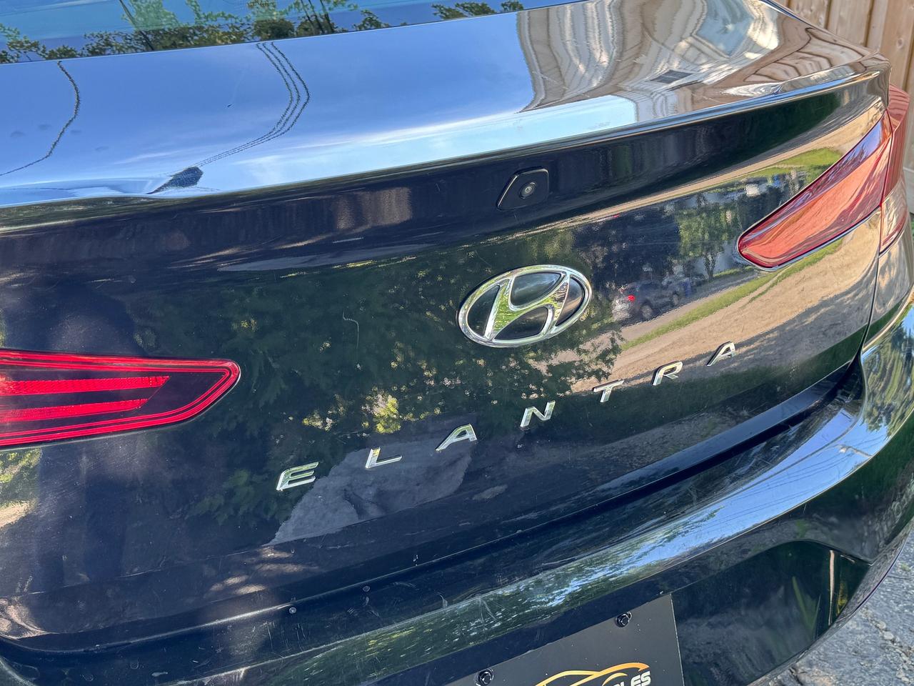 2019 Hyundai Elantra Luxury+CLEAN CARFAX+Leather+Roof Photo