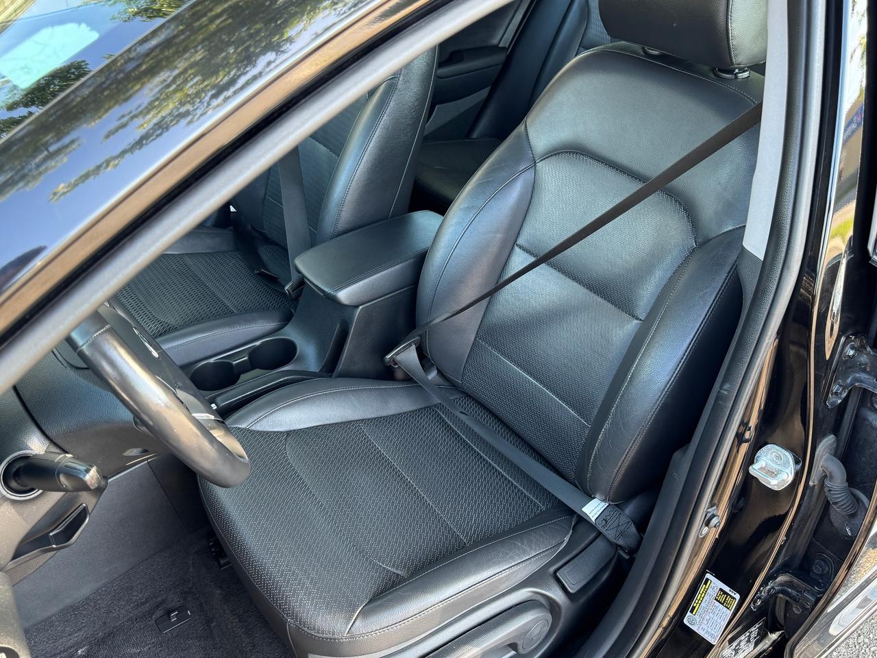 2019 Hyundai Elantra Luxury+CLEAN CARFAX+Leather+Roof Photo