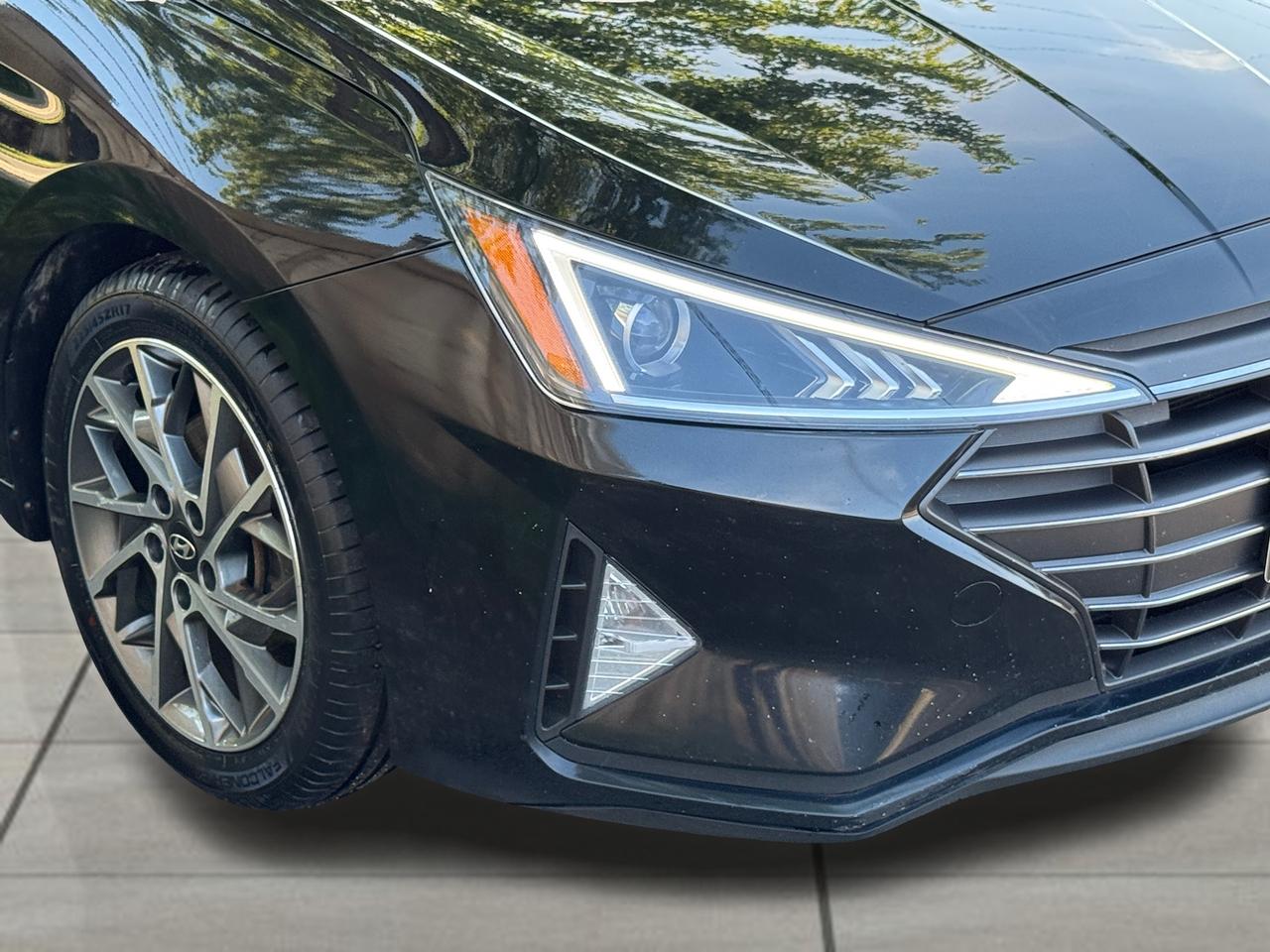 2019 Hyundai Elantra Luxury+CLEAN CARFAX+Leather+Roof Photo