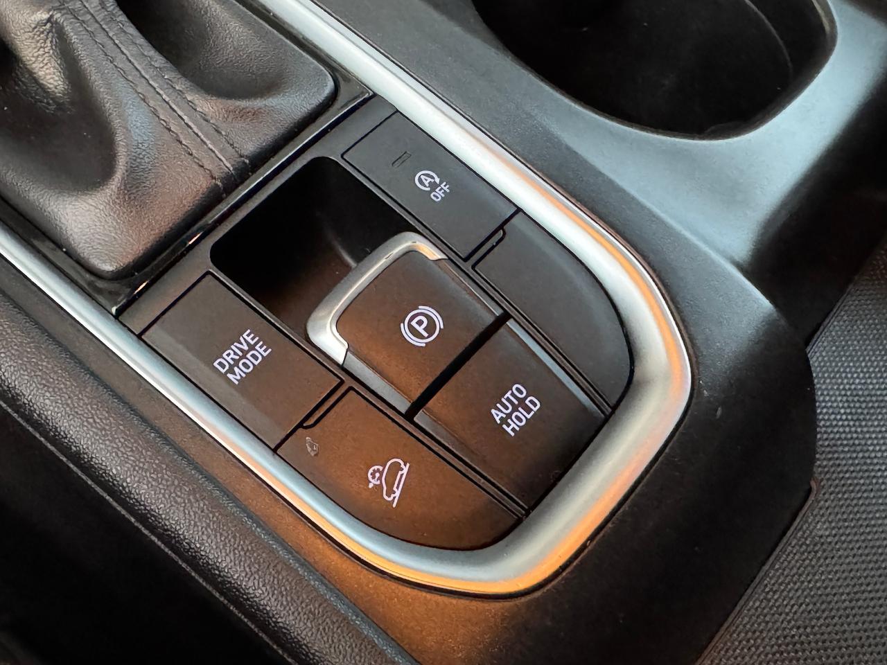 2019 Hyundai Santa Fe AWD w/Safety PKG+CLEAN CARFAX Photo
