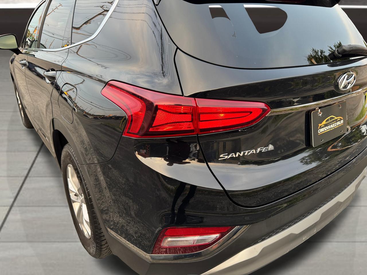 2019 Hyundai Santa Fe AWD w/Safety PKG+CLEAN CARFAX Photo