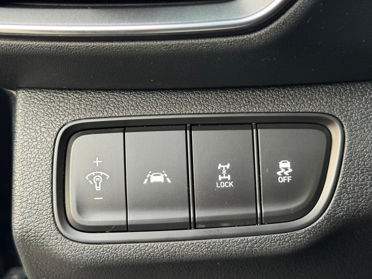 2019 Hyundai Santa Fe AWD w/Safety PKG+CLEAN CARFAX Photo3