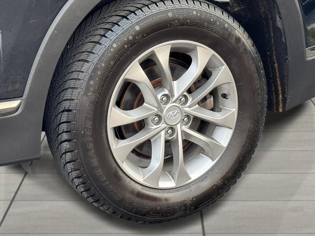 2019 Hyundai Santa Fe AWD w/Safety PKG+CLEAN CARFAX Photo