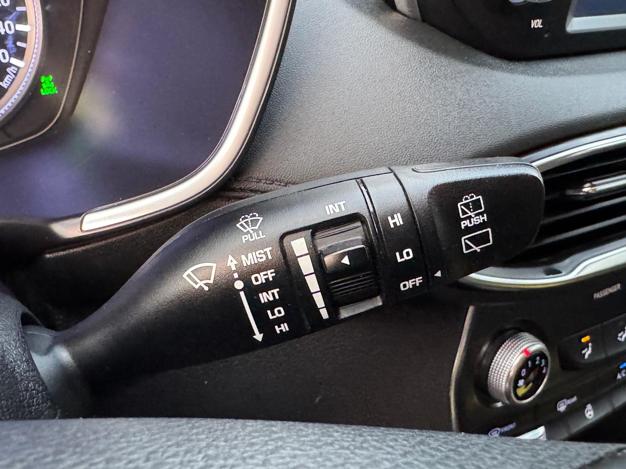 2019 Hyundai Santa Fe AWD w/Safety PKG+CLEAN CARFAX Photo