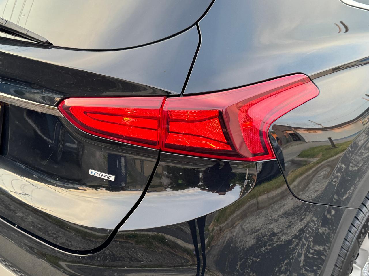2019 Hyundai Santa Fe AWD w/Safety PKG+CLEAN CARFAX Photo