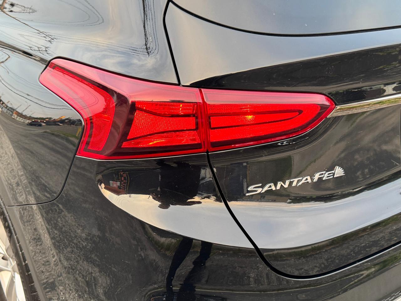 2019 Hyundai Santa Fe AWD w/Safety PKG+CLEAN CARFAX Photo