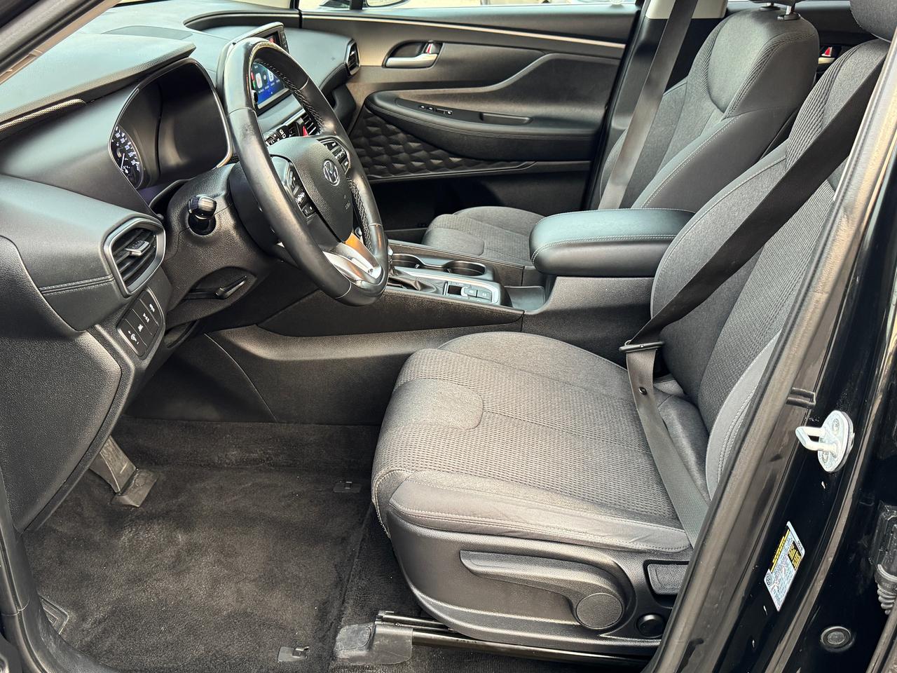 2019 Hyundai Santa Fe AWD w/Safety PKG+CLEAN CARFAX Photo