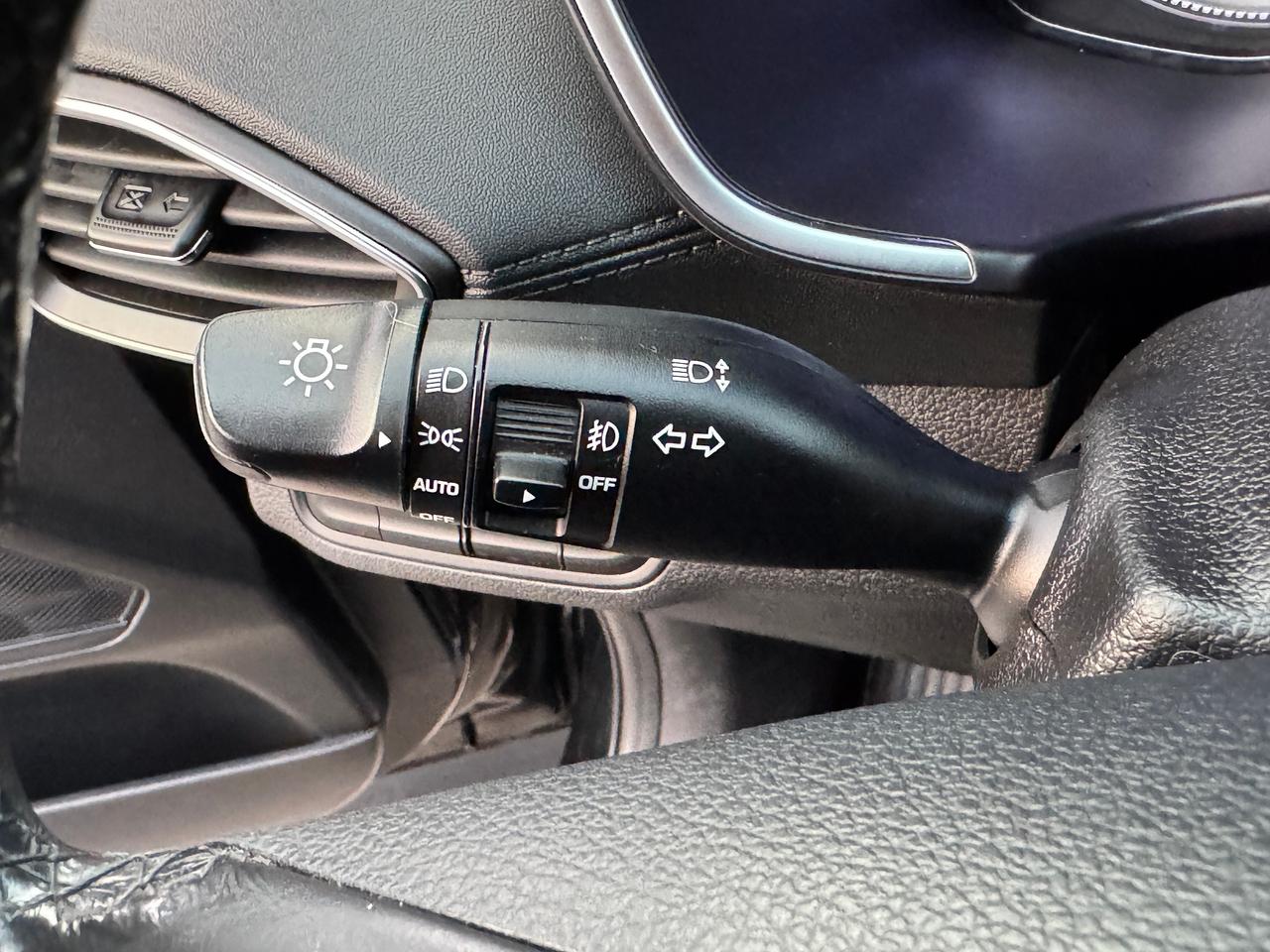 2019 Hyundai Santa Fe AWD w/Safety PKG+CLEAN CARFAX Photo