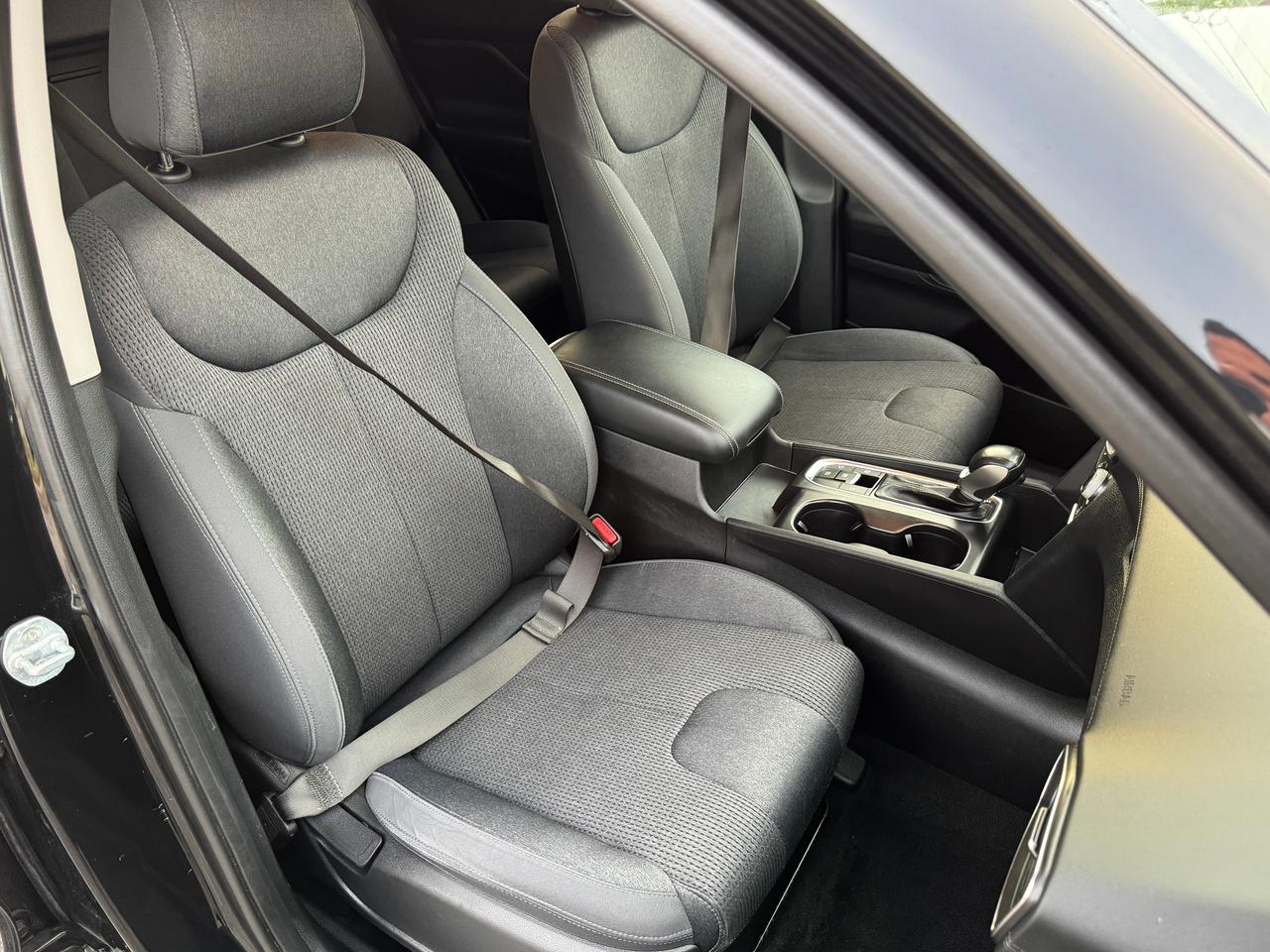 2019 Hyundai Santa Fe AWD w/Safety PKG+CLEAN CARFAX Photo