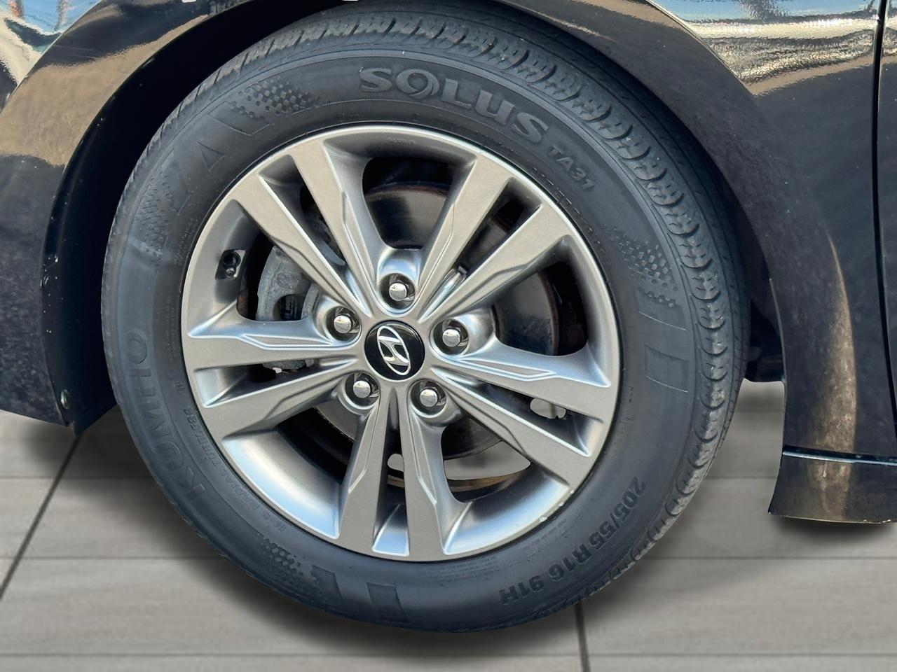 2018 Hyundai Elantra GL+New Tires+ACCIDENT FREE+ApplePlay Photo