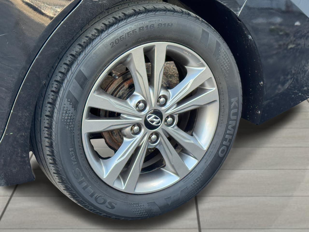 2018 Hyundai Elantra GL+New Tires+ACCIDENT FREE+ApplePlay Photo