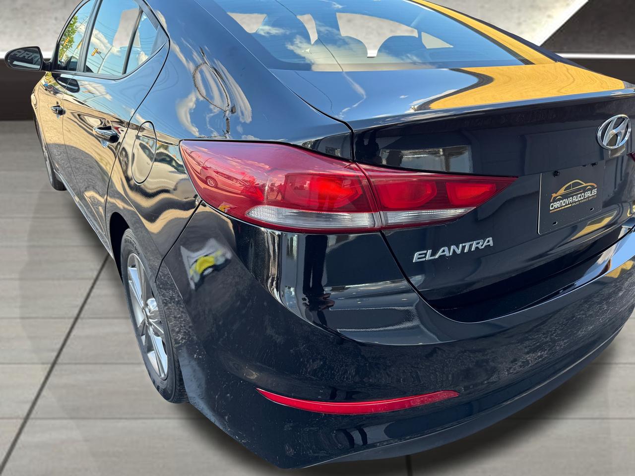 2018 Hyundai Elantra GL+New Tires+ACCIDENT FREE+ApplePlay Photo