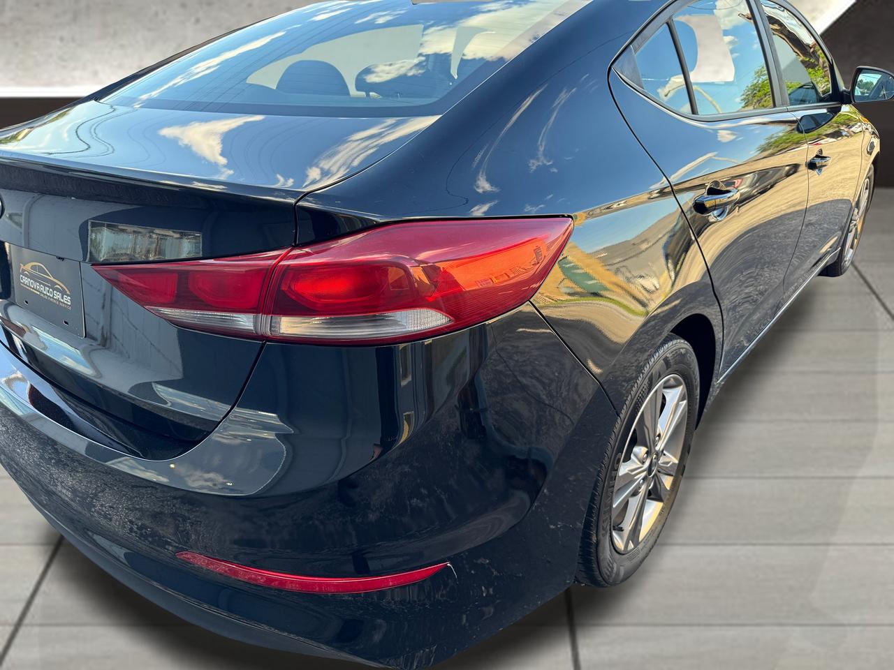 2018 Hyundai Elantra GL+New Tires+ACCIDENT FREE+ApplePlay Photo