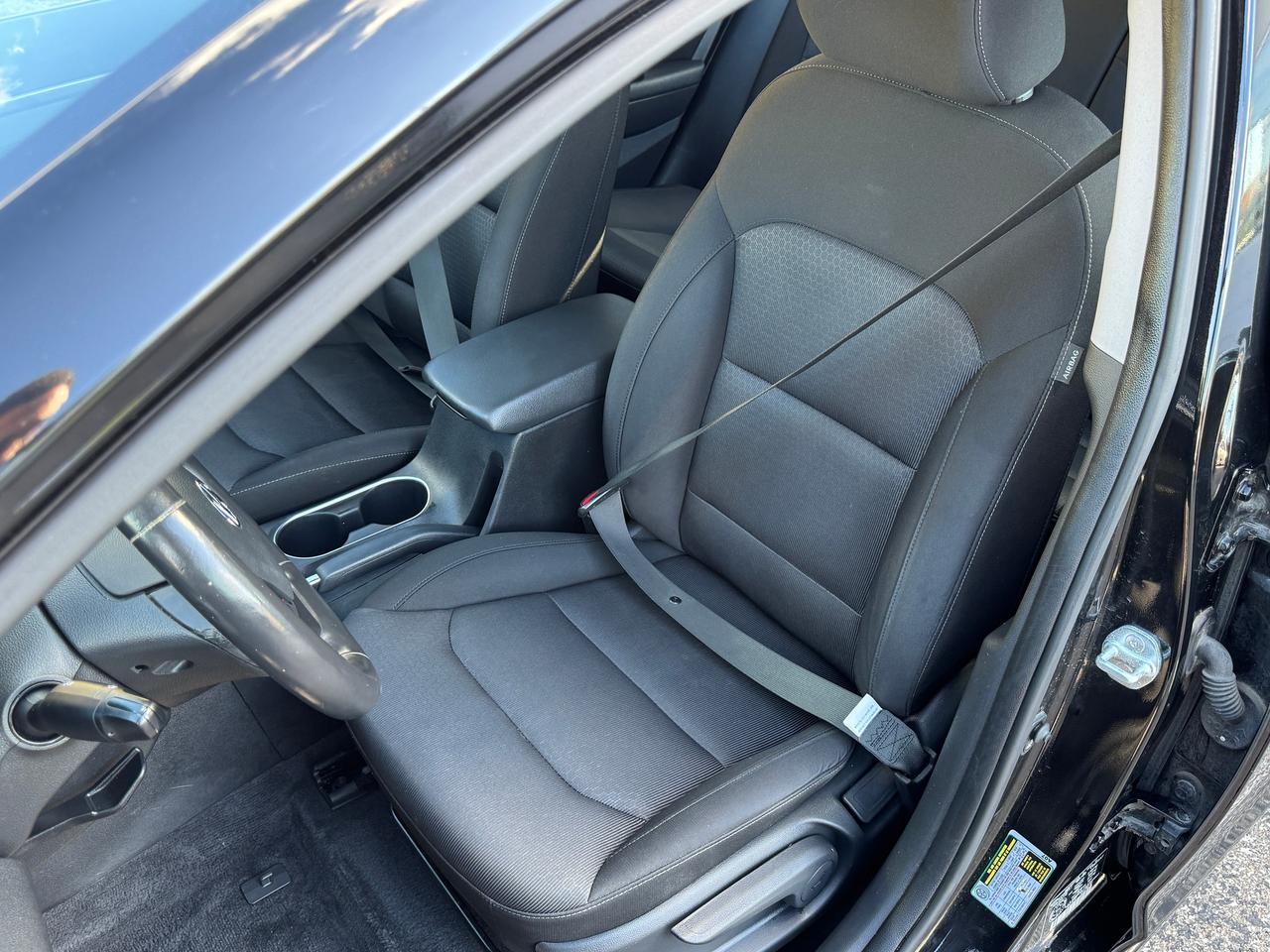 2018 Hyundai Elantra GL+New Tires+ACCIDENT FREE+ApplePlay Photo