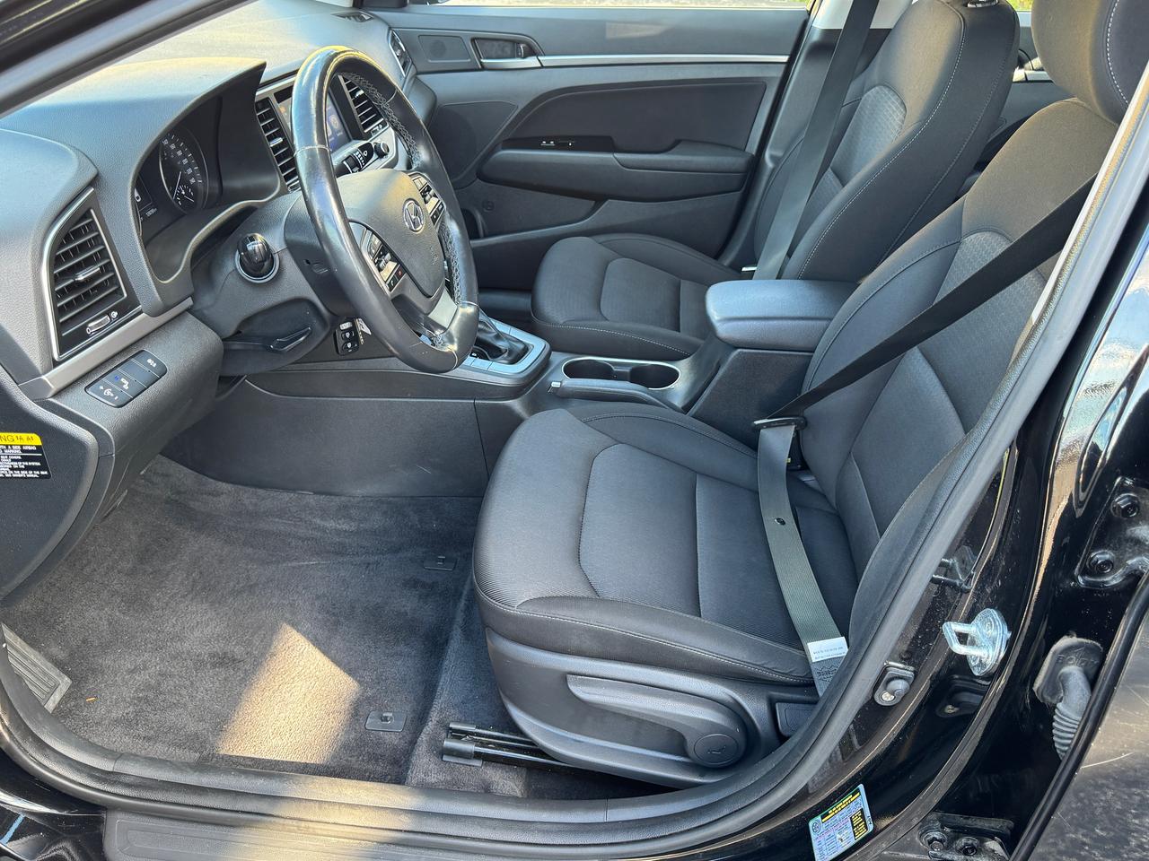 2018 Hyundai Elantra GL+New Tires+ACCIDENT FREE+ApplePlay Photo