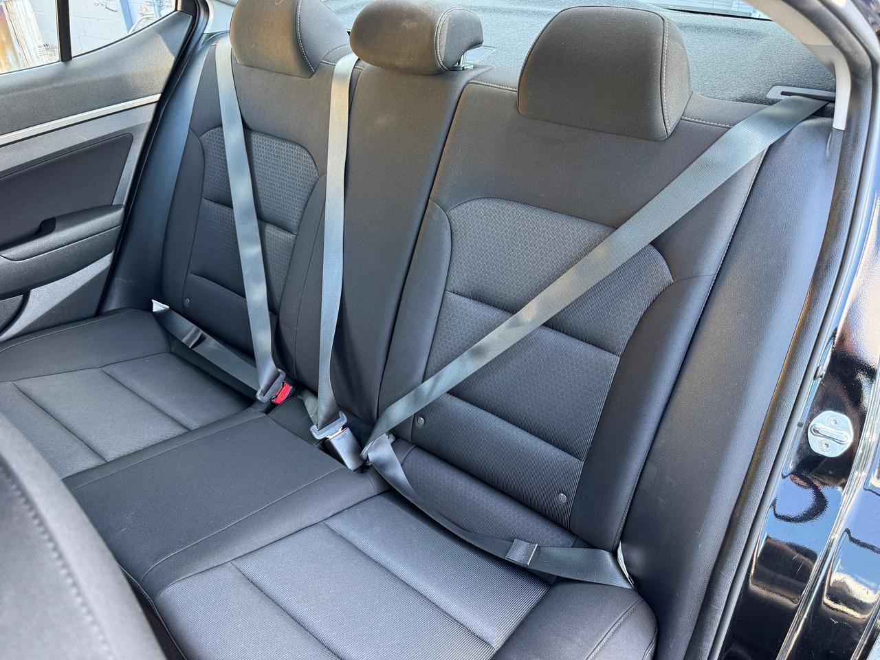 2018 Hyundai Elantra GL+New Tires+ACCIDENT FREE+ApplePlay Photo