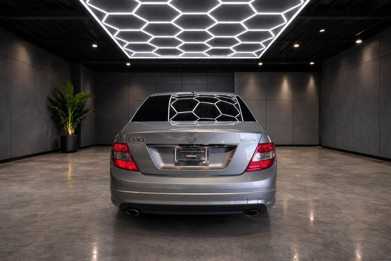 2011 Mercedes-Benz C-Class 4dr Sdn C 250 4MATIC Photo