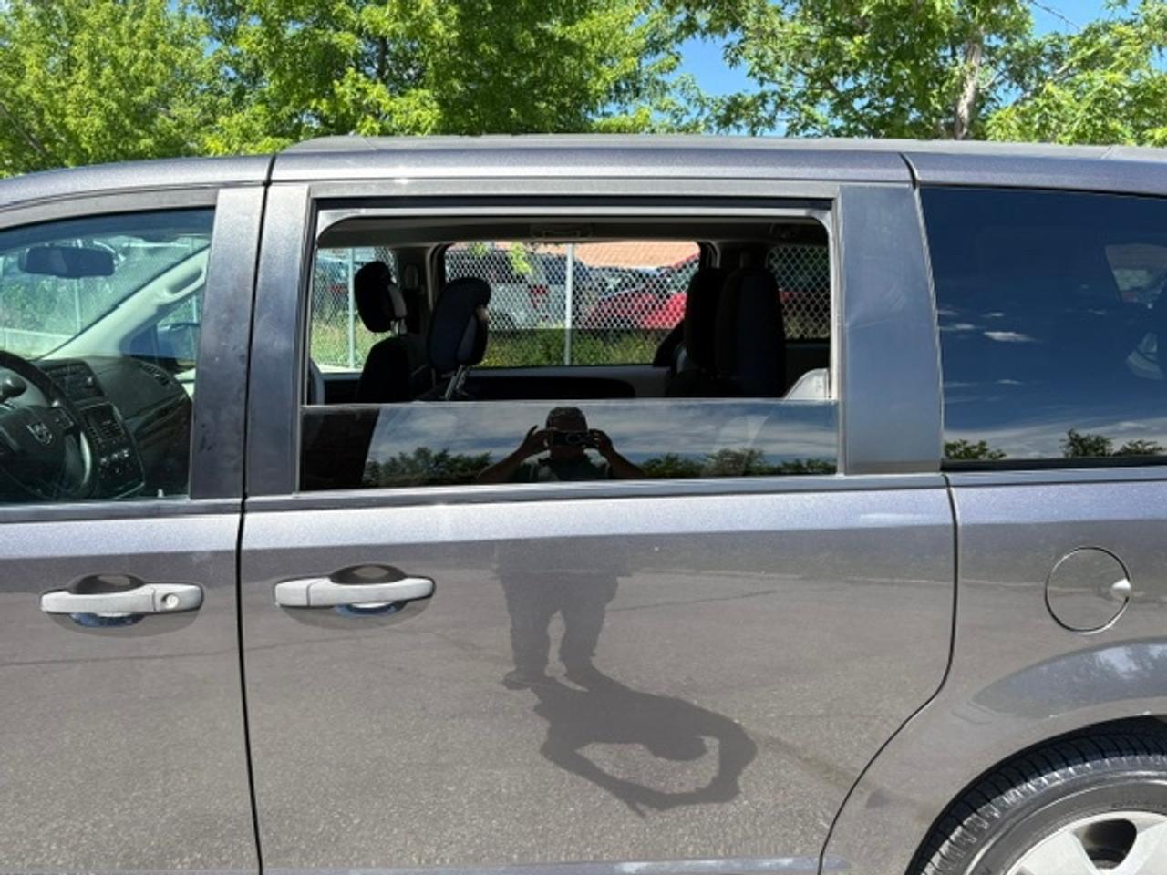 2018 Dodge Grand Caravan ONLY 64KM-1 OWNER-NO ACCIDENTS-NEW BRAKES-TIRES-CERTIFIED! Photo