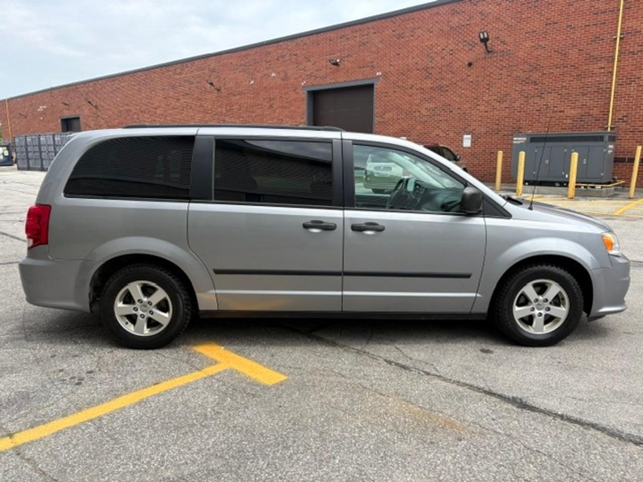 2013 Dodge Grand Caravan SE ONLY 78KM-1 OWNER-REAR STOW N GO-CERTIFIED! Photo4