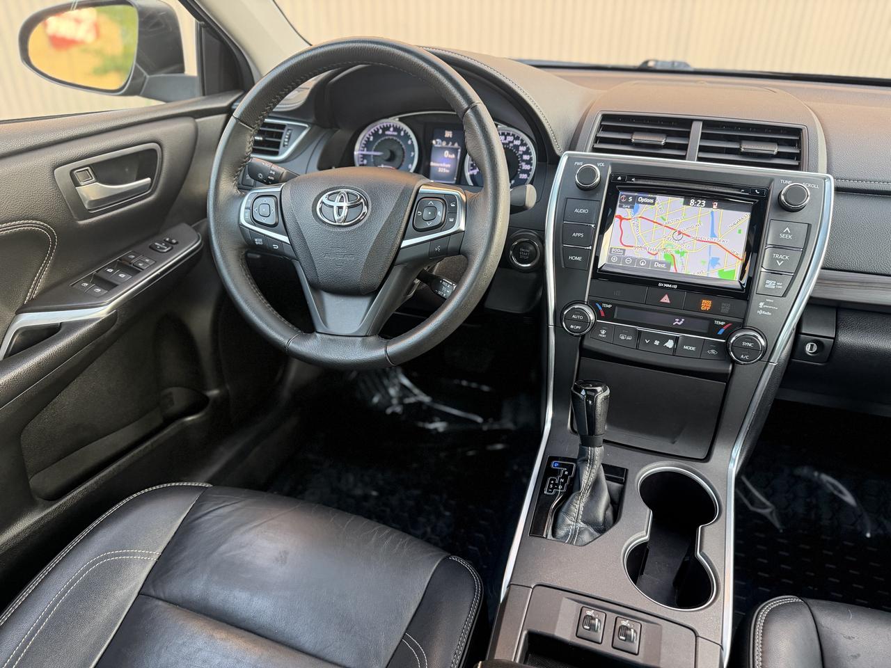 2017 Toyota Camry XLE Photo