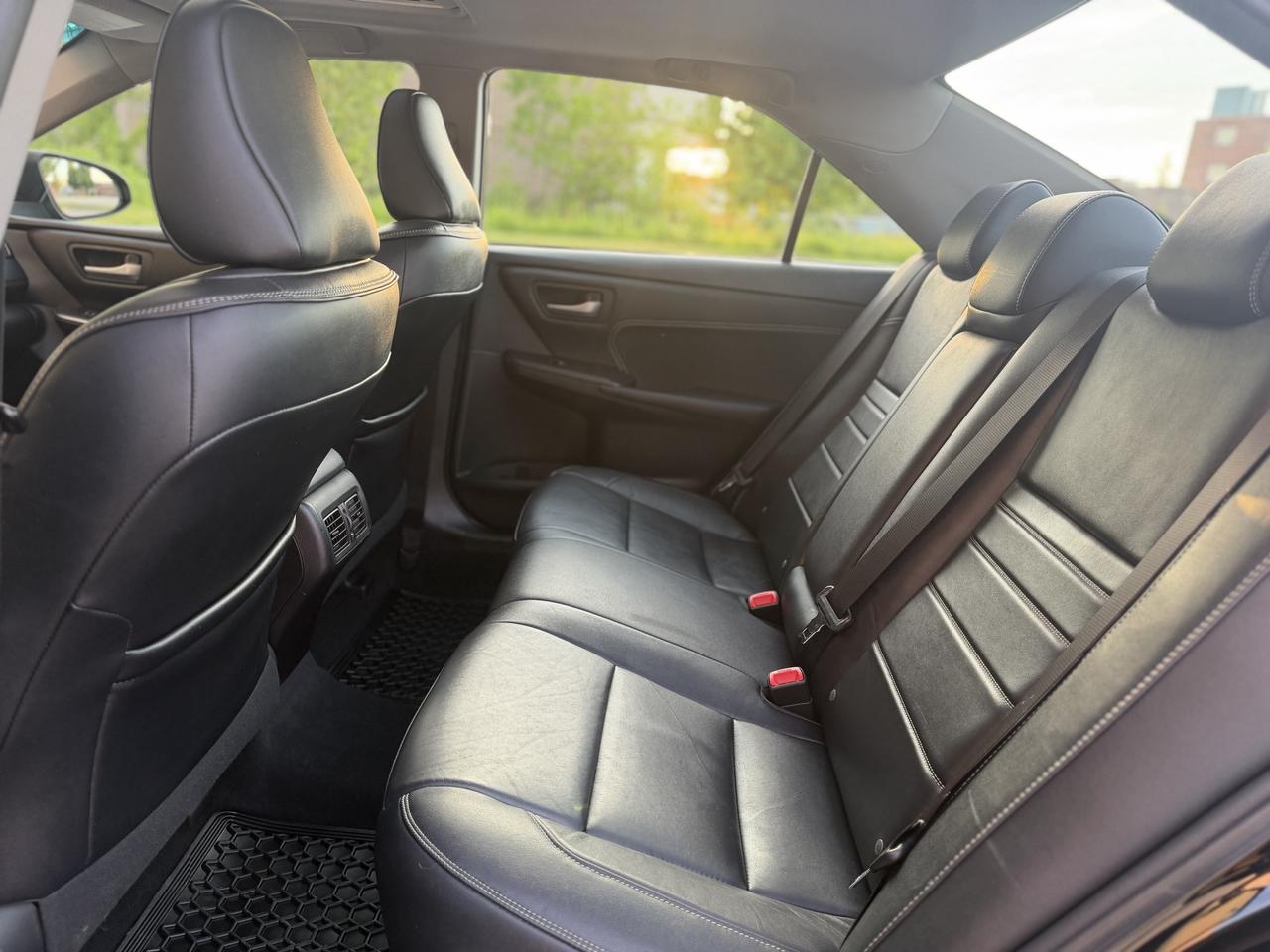 2017 Toyota Camry XLE Photo