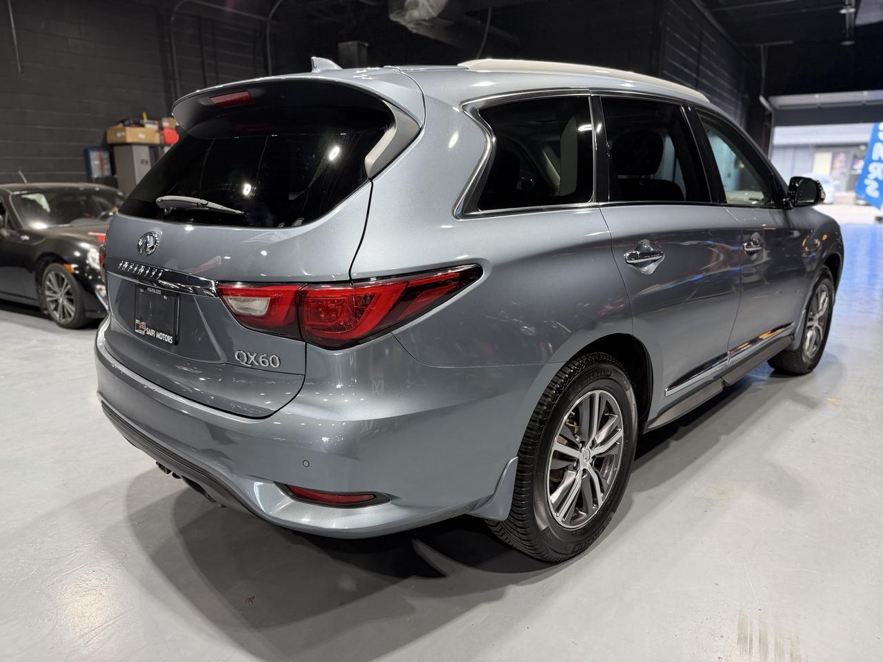2016 Infiniti QX60 LUXURY Photo