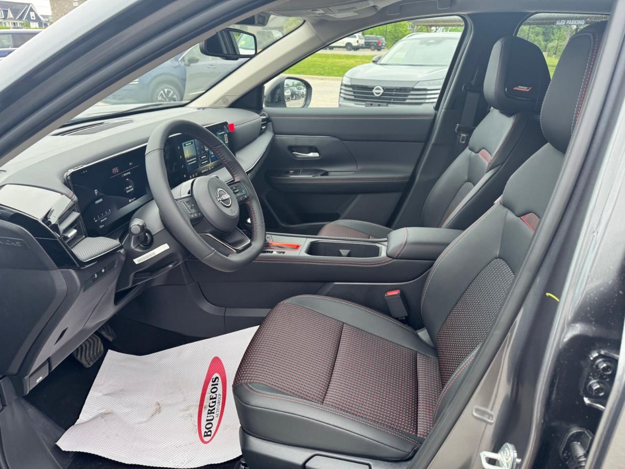 2026 Nissan Kicks SR AWD Photo