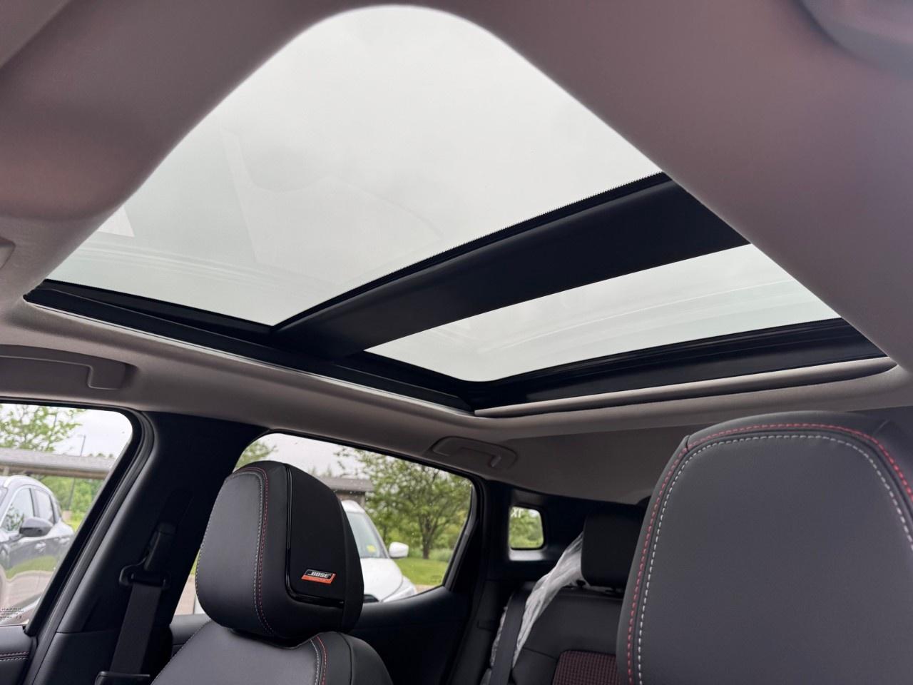 2026 Nissan Kicks SR AWD Photo