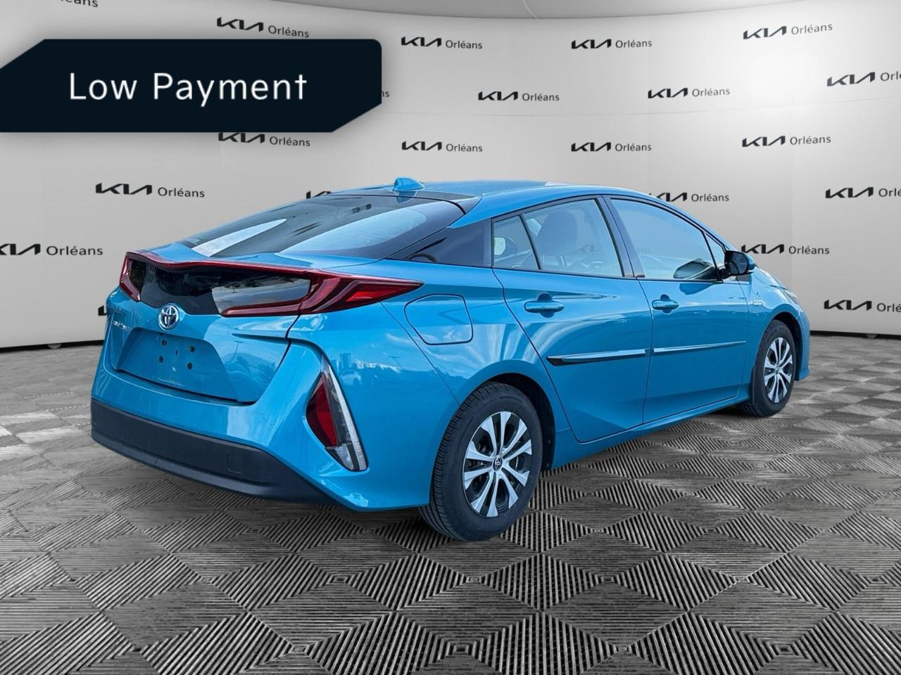 2020 Toyota Prius Prime LE (GS) Photo4