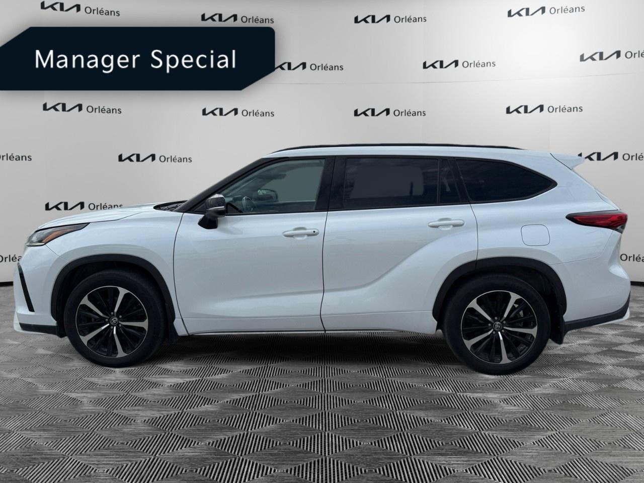 2022 Toyota Highlander XSE AWD Photo