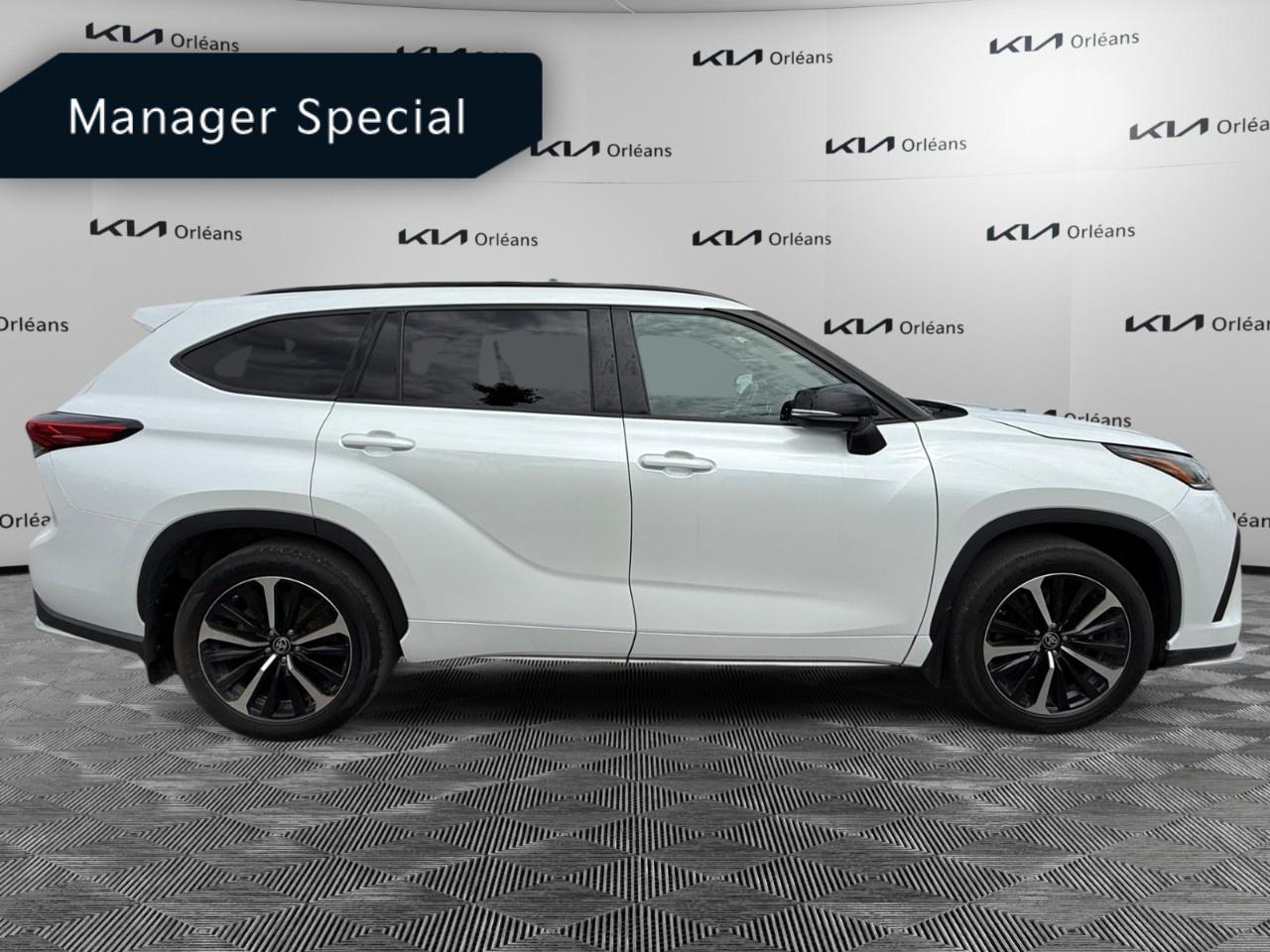 2022 Toyota Highlander XSE AWD Photo